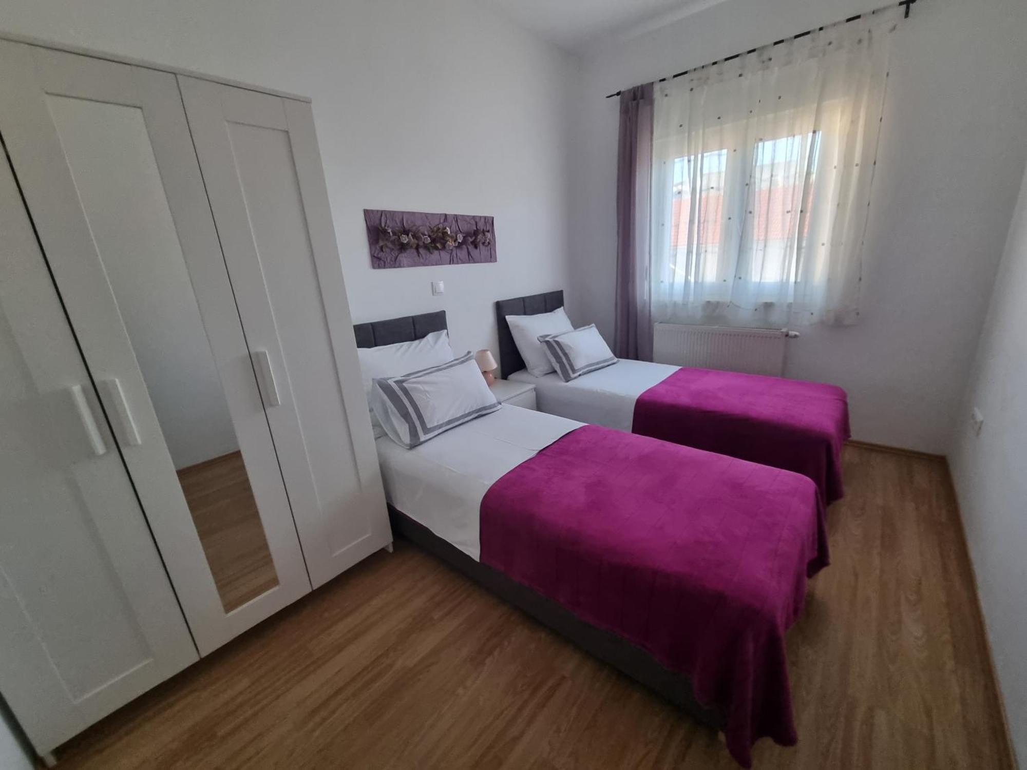 Apartmani Stadion Zadar Rum bild