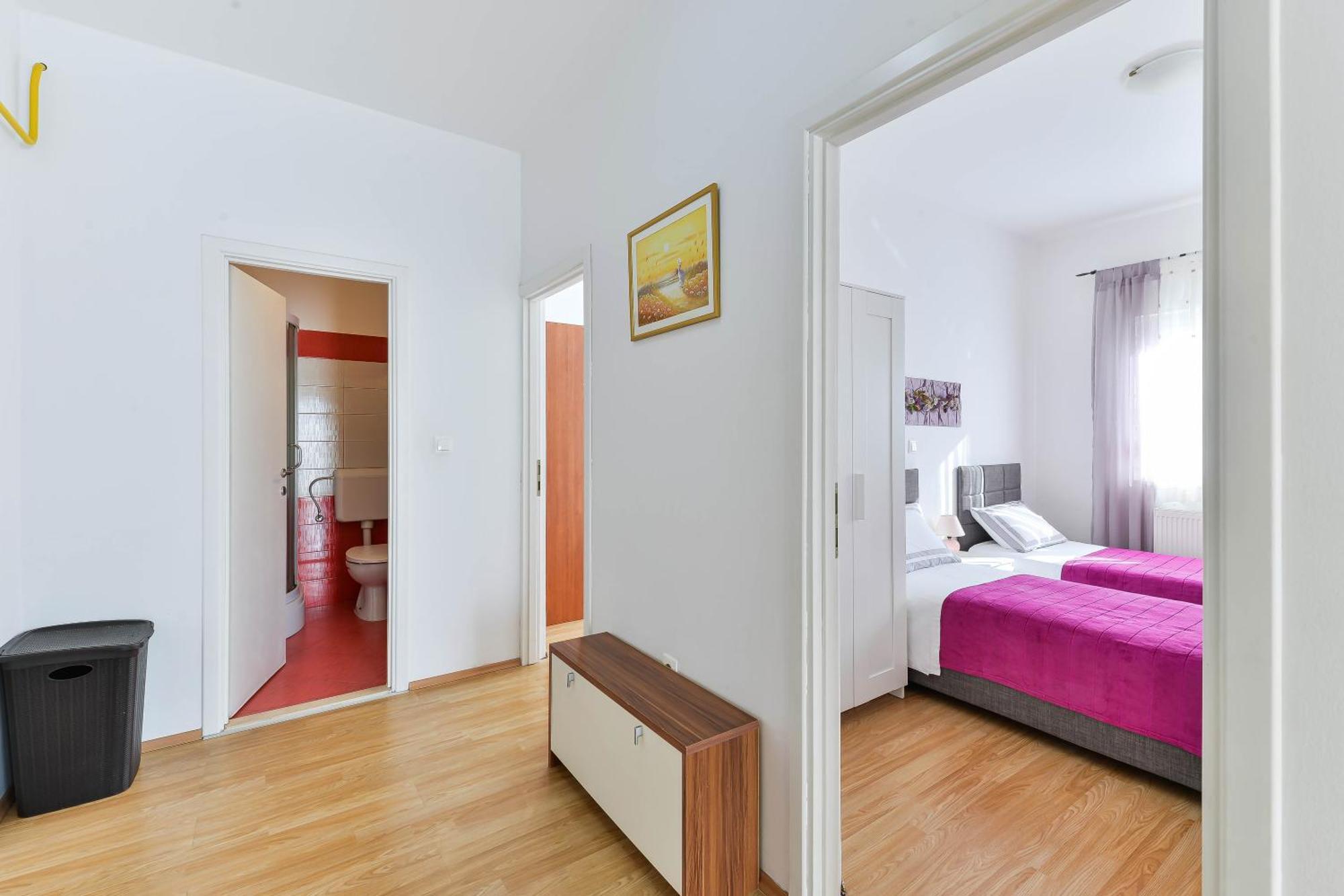 Apartmani Stadion Zadar Rum bild