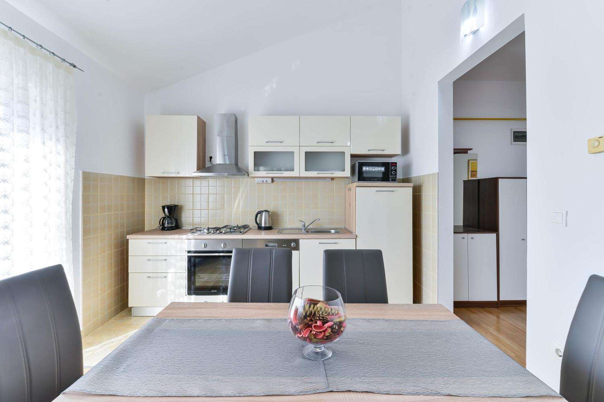 Apartmani Stadion Zadar Rum bild