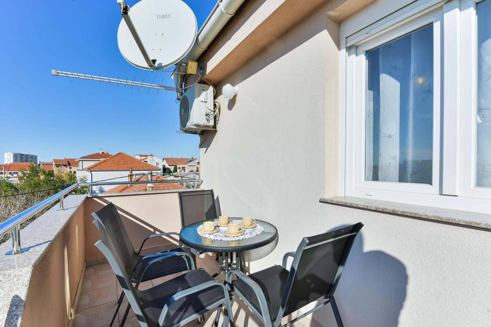 Apartmani Stadion Zadar Rum bild