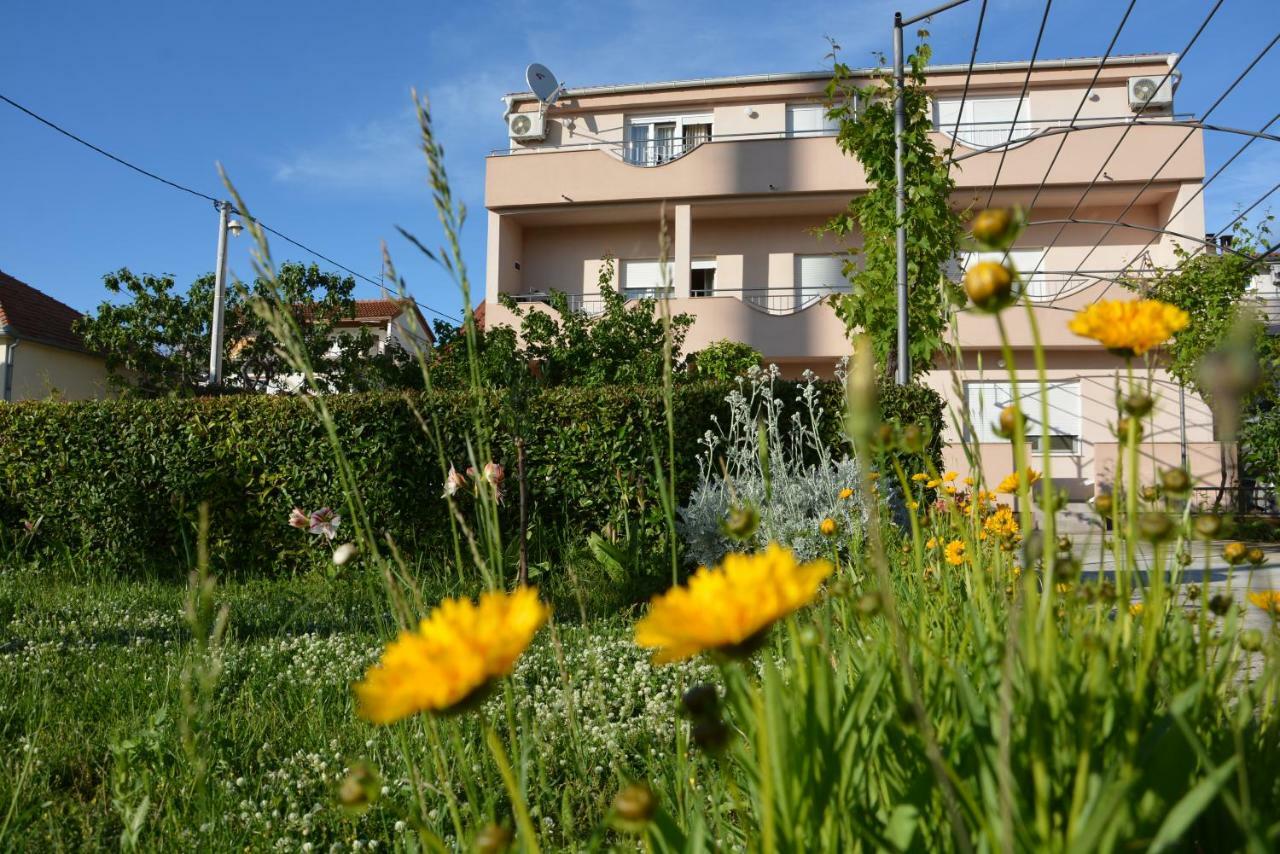 Apartmani Stadion Zadar Exteriör bild